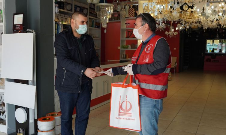 Ankara Keçiören Belediyesi'nden ev ev maske, kolonya ve dezenfektan dağıtımı 5