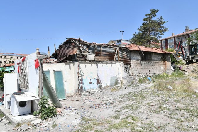 Ankara Mamak'ta 743 kaçak yapı yok edildi 1