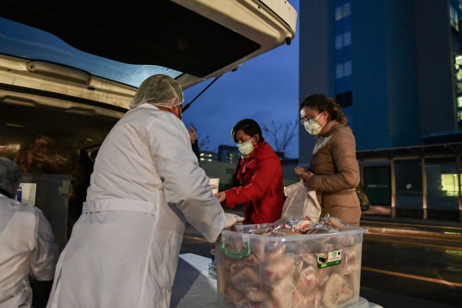 Ankara Büyükşehir'den sağlık çalışanları ile hasta ve yakınları için sıcak çorba hizmeti 2