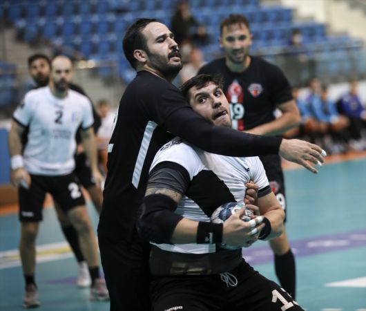 Spor Toto - CSM Bükreş: 33 - 27 4