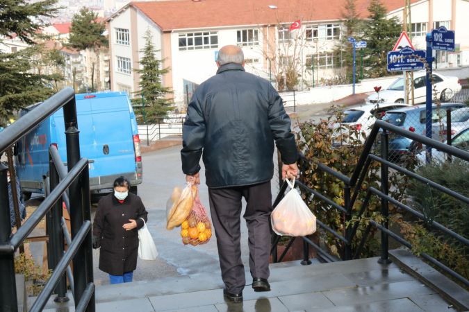 Ankara Çankaya’da 5 bin haneye meyve yardımı 4