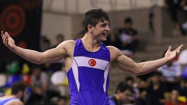 Milli güreşçi Cengiz Arslan, Dünya Kupası'nda bronz madalya kazandı 2