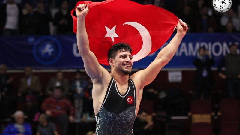 Milli güreşçi Cengiz Arslan, Dünya Kupası'nda bronz madalya kazandı 1