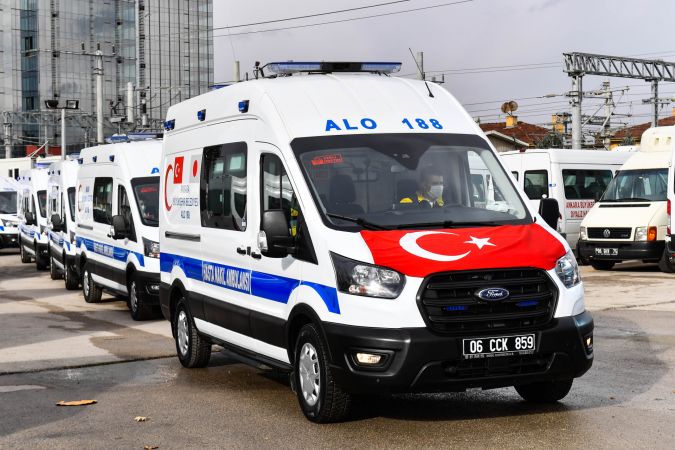 Ankara Büyükşehir Belediyesi ambulans ve diyaliz araç filosunu genişletti 1