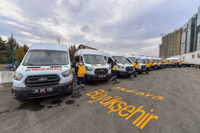 Ankara Büyükşehir Belediyesi ambulans ve diyaliz araç filosunu genişletti 4