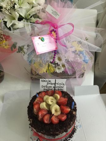 Sakarya'da şehit polisin mesai arkadaşlarından eşine doğum günü sürprizi 1