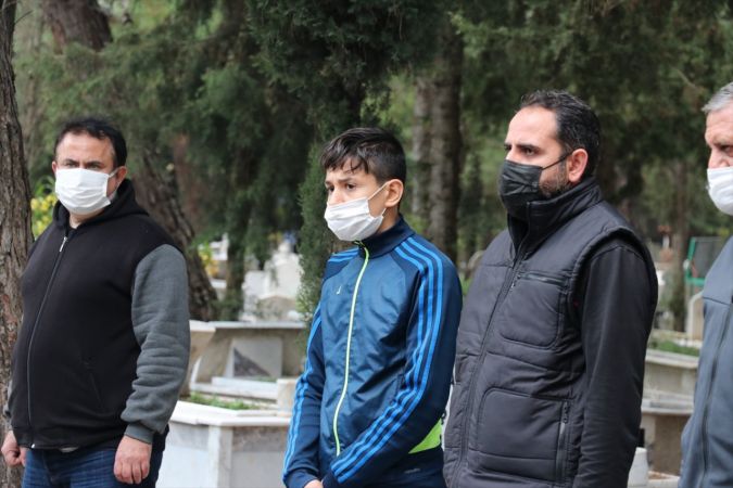 İzmir'de sele kapılarak ölen 2 kişinin cenazesi defnedildi 9