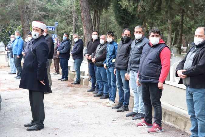İzmir'de sele kapılarak ölen 2 kişinin cenazesi defnedildi 11