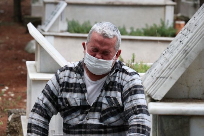 İzmir'de sele kapılarak ölen 2 kişinin cenazesi defnedildi 12