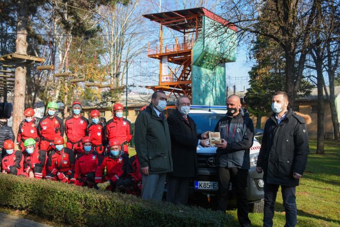 TİKA, Bosna Hersek'teki arama kurtarma ekibine arazi aracı desteği sağladı 11