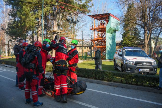 TİKA, Bosna Hersek'teki arama kurtarma ekibine arazi aracı desteği sağladı 15