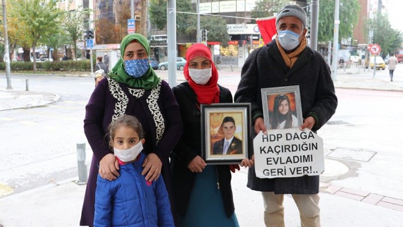 HDP İzmir İl Başkanlığı önünde aileler, "evlat nöbetine" devam ediyor 3
