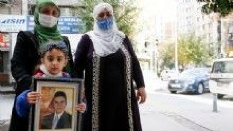 HDP İzmir İl Başkanlığı önünde aileler, "evlat nöbetine" devam ediyor 1