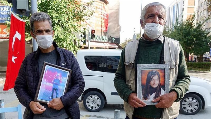 HDP İzmir İl Başkanlığı önünde aileler, "evlat nöbetine" devam ediyor 2