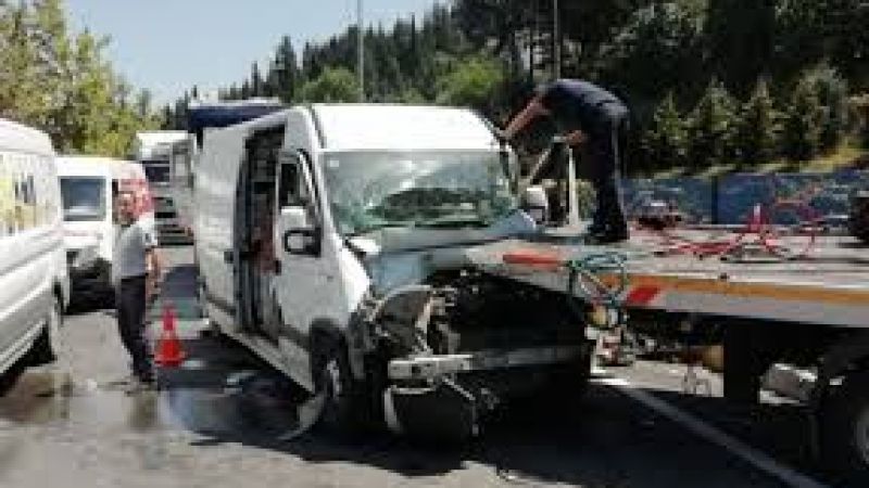 Kocaeli'de 5 aracın karıştığı zincirleme trafik kazası: 8 yaralı 2