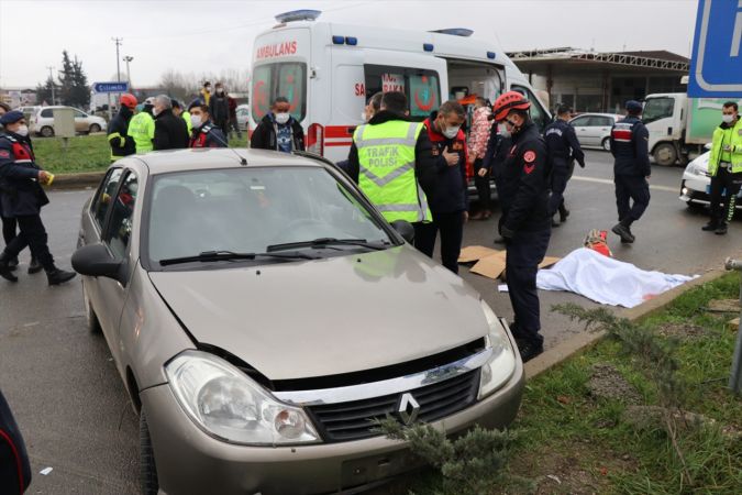 Düzce'de ambulansla otomobil çarpıştı: 1 ölü, 2 yaralı 1