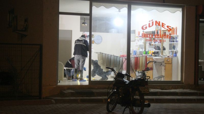 Adana'da iş yerinde silahlı saldırıya uğrayan berber ağır yaralandı 4
