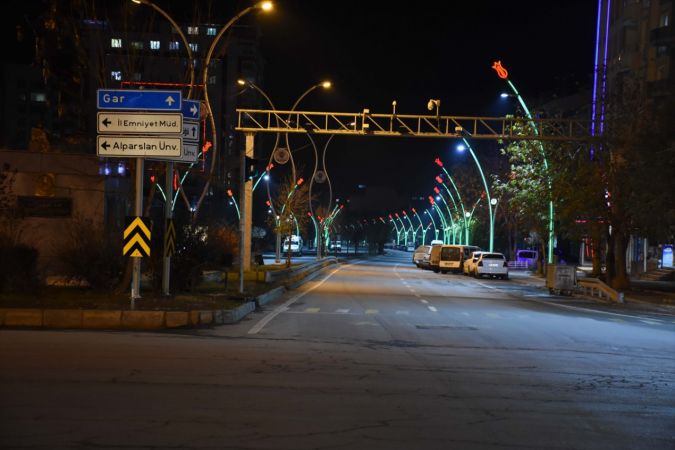 Doğu Anadolu Bölgesi'de cadde ve sokaklar sessizliğe büründü 6