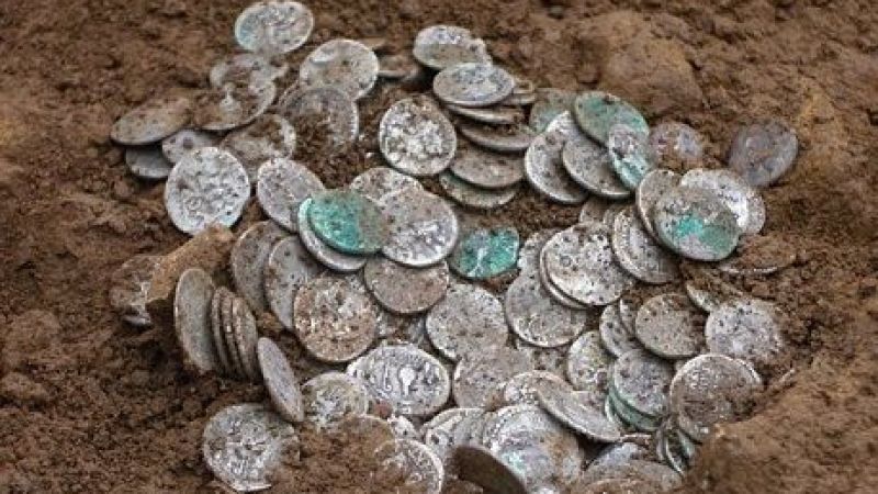 Burdur'da sulama kanalı çalışması sırasında gümüş sikkeler bulundu 3