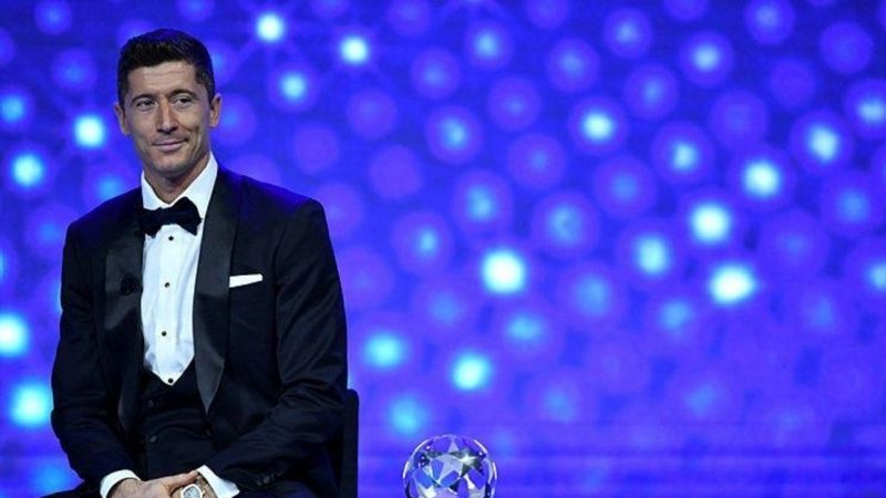 FIFA'nın en iyi oyuncu ödülünü Robert Lewandowski kazandı 1