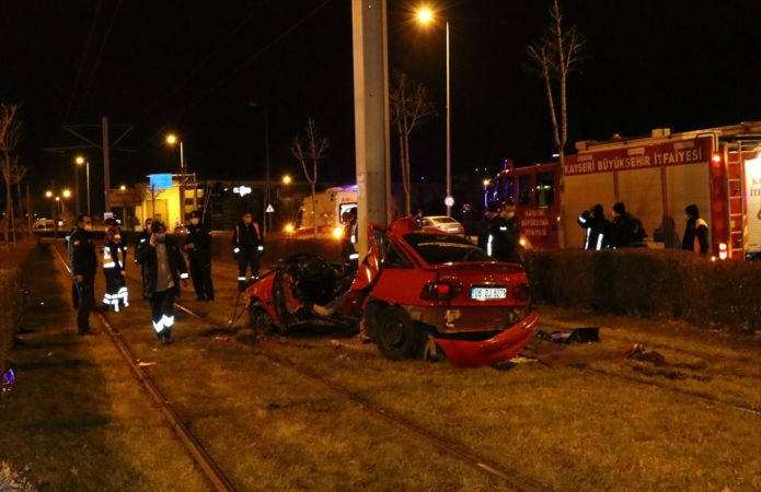 Kayseri'de trafik kazası: 2 ölü, 1 yaralı 1