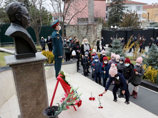 Rus Büyükelçi Karlov, Ankara'da anıldı 9