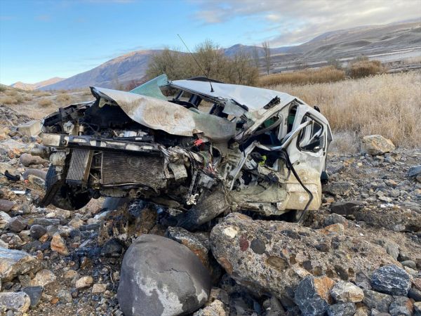 Erzincan'da korkunç kaza: 2 ölü, 2 yaralı 1