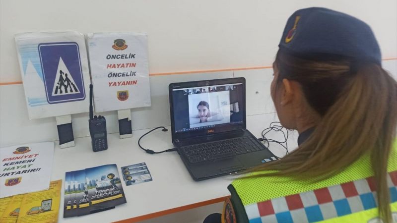 Mersin'de jandarma, öğrencilere internet üzerinden trafik eğitimi verdi 2