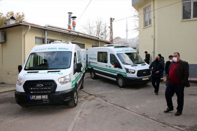 Gaziantep'te hastanede çıkan yangında ölenlerin cenazeleri ailelerine teslim ediliyor 2