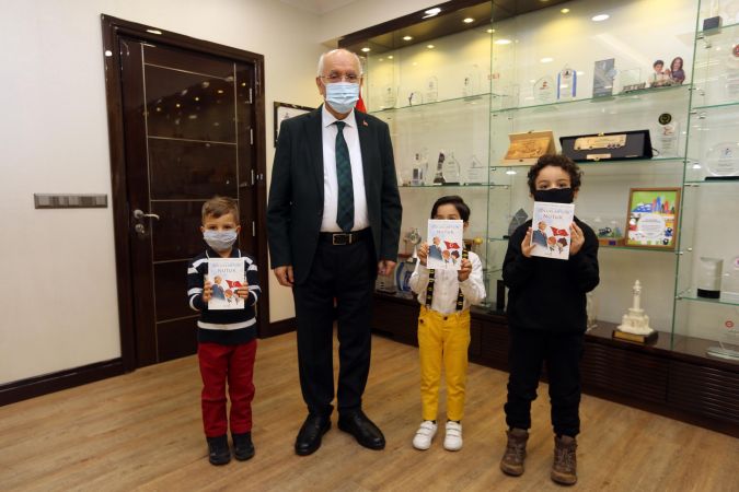 Ankara Yenimahalle'de maske tasarım yarışmasının galipleri ödüllerini aldı 2
