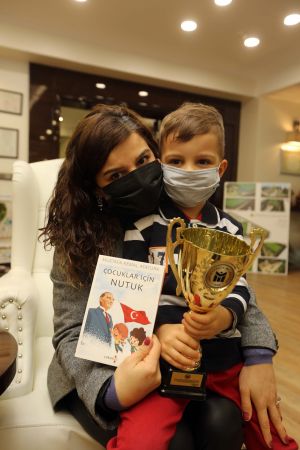 Ankara Yenimahalle'de maske tasarım yarışmasının galipleri ödüllerini aldı 4