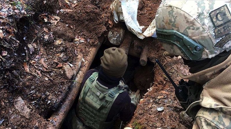 Bitlis'te terör örgütü PKK'ya ait 1 ton 50 kilogram amonyum nitrat ele geçirildi 4