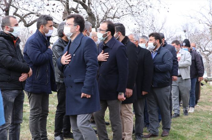 Gaziantep'te hastanede çıkan yangında hayatını kaybeden Mehmet Reşit Seydanoğlu toprağa verildi 5