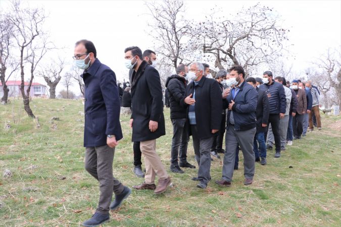 Gaziantep'te hastanede çıkan yangında hayatını kaybeden Mehmet Reşit Seydanoğlu toprağa verildi 8