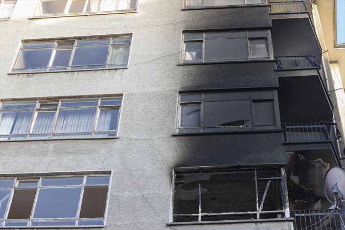 Ankara'da bir apartman dairesinde çıkan yangında iki kişi dumandan etkilendi 1