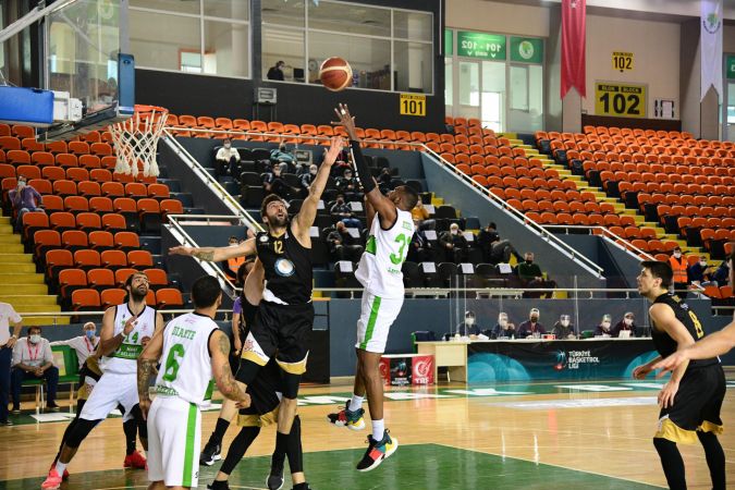 Mamak Belediyesi Basketbol Takımı rakibini 91-67 mağlup etti 8