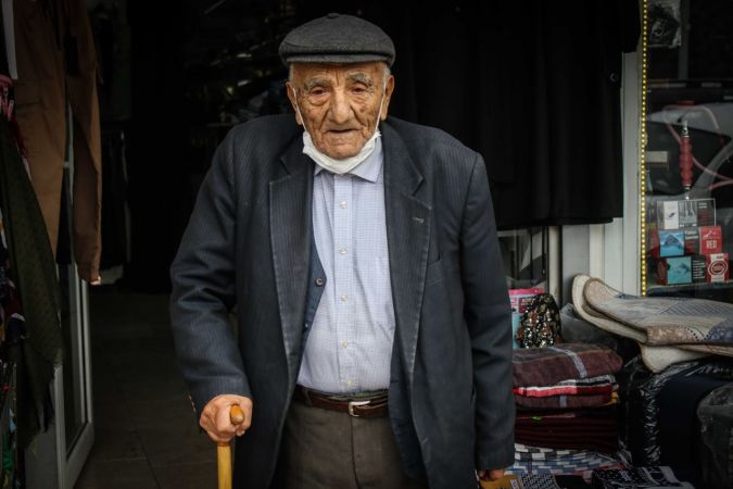 Kolon kanserini atlatan 105 yaşındaki Nuri dede, Kovid-19'u da yendi 5