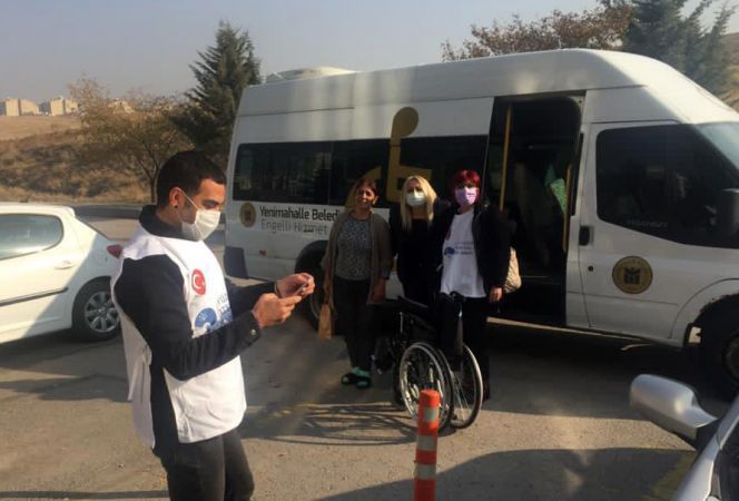 Ankara Yenimahalle'de tekerlekli sandalye desteği devam ediyor 2