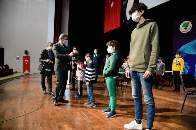 Ankara Mamak'ta Online Satranç Turnuvası’nın Finalistleri Ödüllendirildi 12