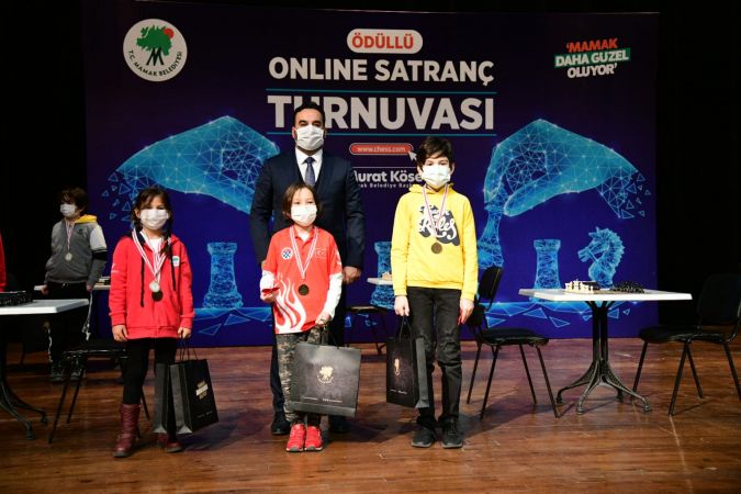 Ankara Mamak'ta Online Satranç Turnuvası’nın Finalistleri Ödüllendirildi 14