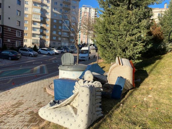 Ankara Pursaklar Belediye Başkanı Ertuğrul Çetin'den İronili Çöp Tepkisi 1