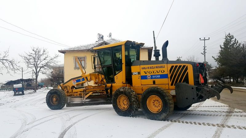 Ankara Sincan’da karla mücadele ekipleri 7/24 sahada 2