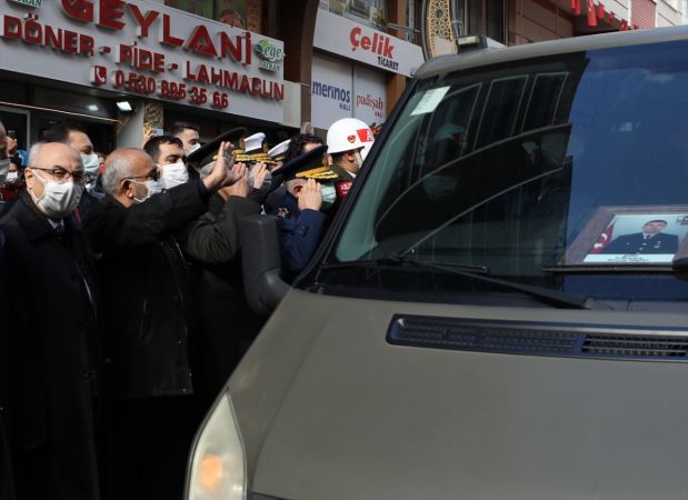 Şehit Uzman Çavuş Özbent İzmir'de son yolculuğuna uğurlandı 16