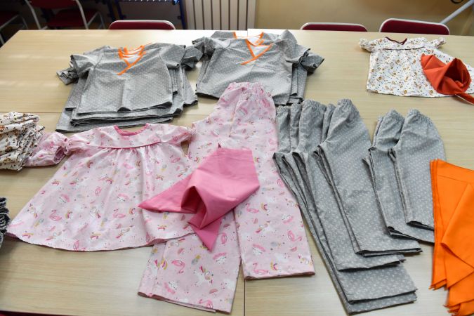 BELMEK Eğitmenlerinden Lösemili Çocuklara El Emeği Göz Nuru Yılbaşı Kıyafeti 15