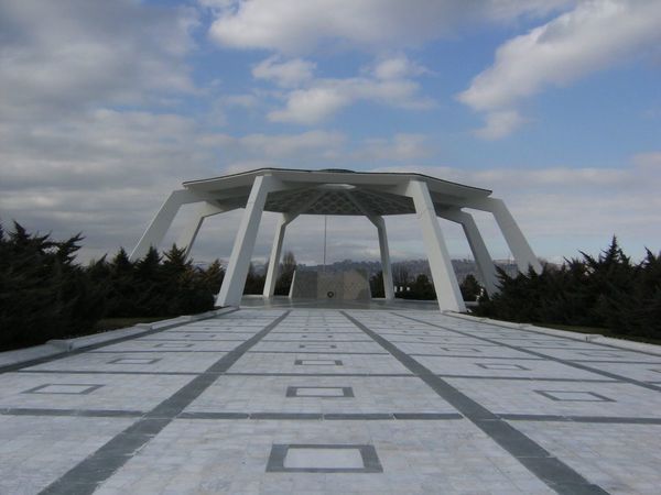 Ankara Devlet Mezarlığı’nda Kimlerin Mezarı Var? 2