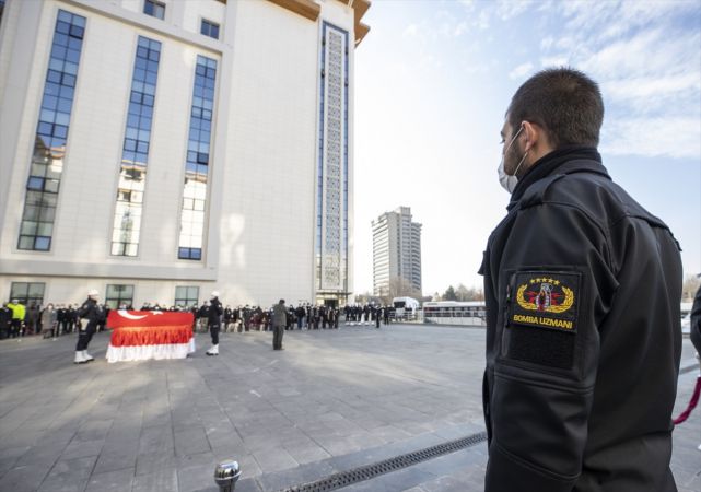 Ankara'da göreve giderken geçirdiği kalp krizi sonucu vefat eden polis memuru için tören düzenlendi 8