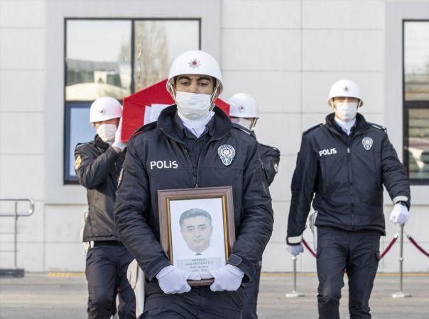 Ankara'da göreve giderken geçirdiği kalp krizi sonucu vefat eden polis memuru için tören düzenlendi 10