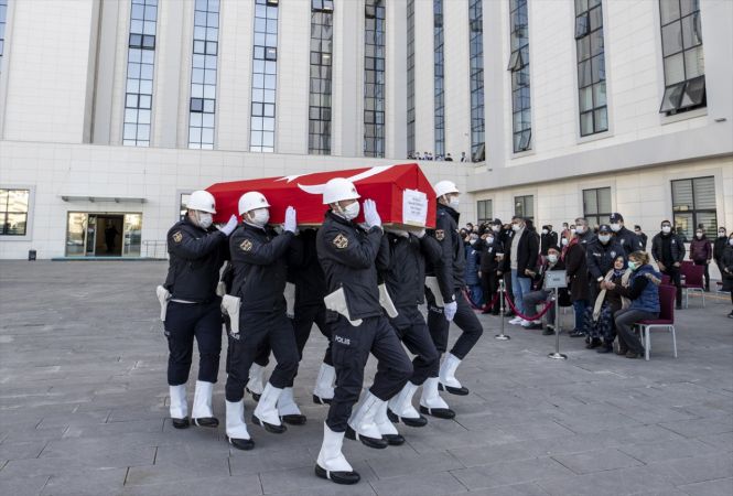 Ankara'da göreve giderken geçirdiği kalp krizi sonucu vefat eden polis memuru için tören düzenlendi 11