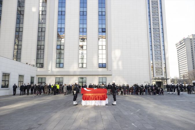 Ankara'da göreve giderken geçirdiği kalp krizi sonucu vefat eden polis memuru için tören düzenlendi 13