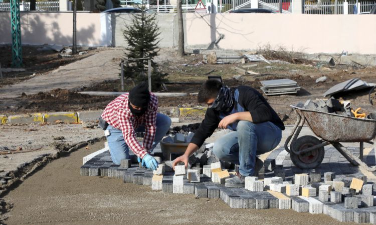 Ahlatlıbel Atatürk parkı yenileniyor 3